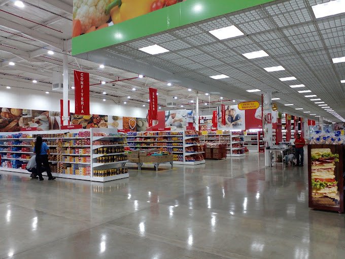 Fachada de Makro Guarenas 7176